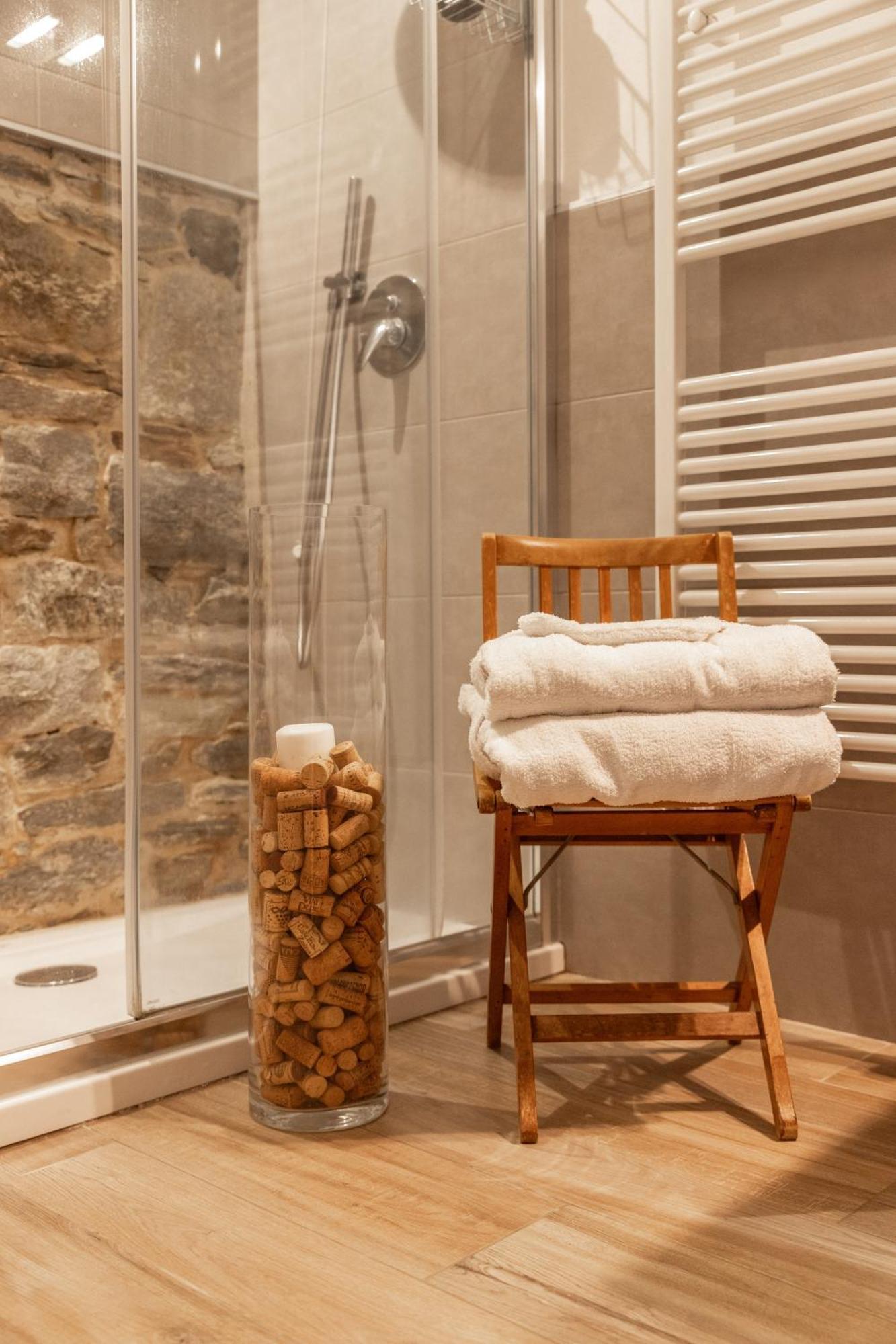 Il Riccio Di Ricciano Bed & Breakfast Casale Corte Cerro Dış mekan fotoğraf